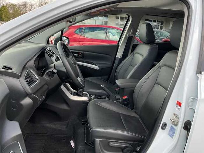 Suzuki SX4 S-Cross 1.4 Comfort+ Allgrip NAVI LED PANO