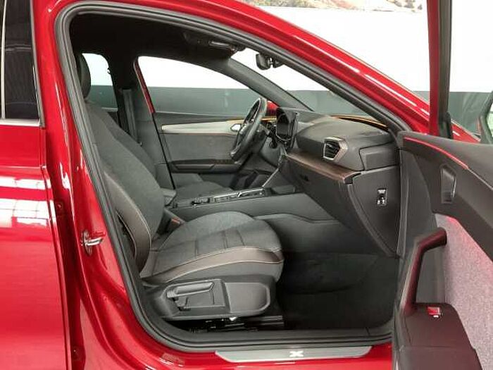 SEAT Leon 1.5 eTSI DSG Xcellence LED+NAVI+ACC+KAMERA