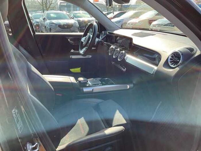 Mercedes-Benz GLB 180 AMG Line LM FELGEN + VIRTUAL COCKPIT