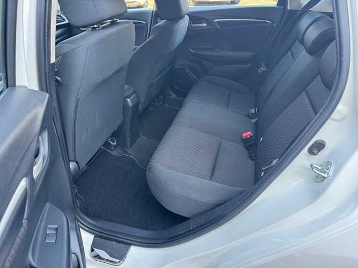 Honda Jazz 1.5 i-VTEC Dynamic LED+PDC+NAVI+DAB-RADIO