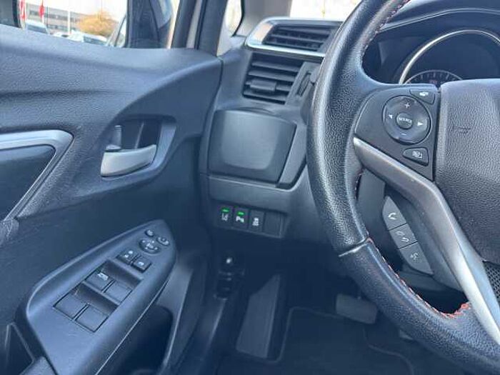 Honda Jazz 1.5 i-VTEC Dynamic LED+PDC+NAVI+DAB-RADIO