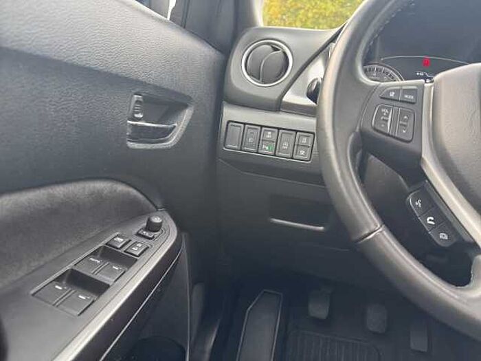 Suzuki Vitara 1.4 HYBRID COMFORT PLUS RÜCKFAHRKAMERA AHK Comfort+