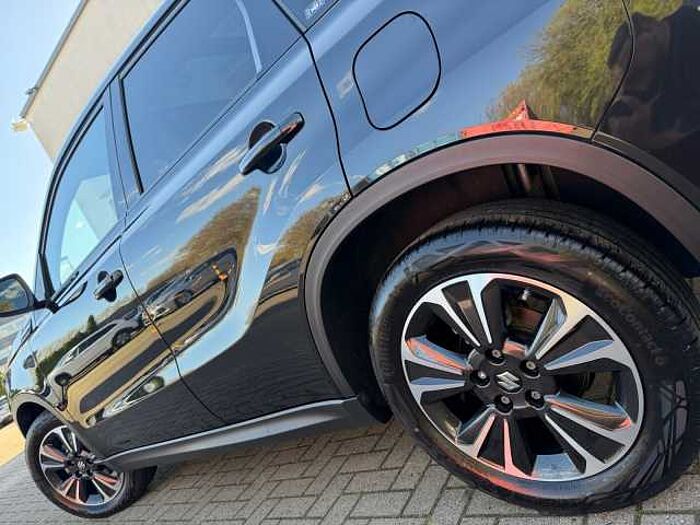 Suzuki Vitara 1.5 Comfort+ AGS ACC+LED+Navi+SHZ+DAB