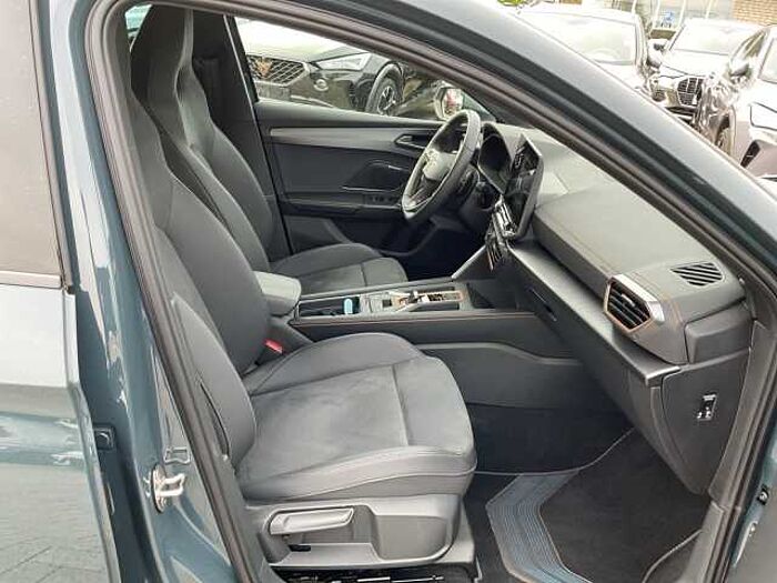 SEAT Leon Sportstourer 1.5 eTSI DSG NAVI MATRIX PANO