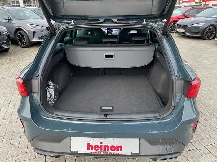 SEAT Leon Sportstourer 1.5 eTSI DSG NAVI MATRIX PANO