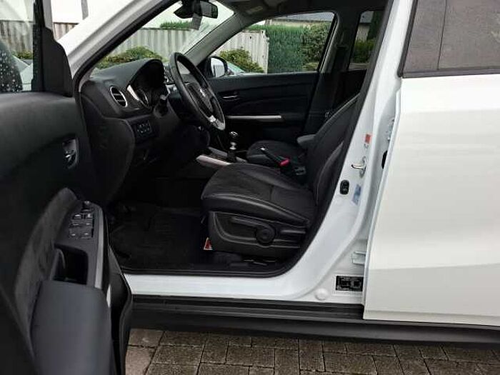 Suzuki Vitara 1.4 ALLGRIP Comfort+ NAVI LED ACC PANO