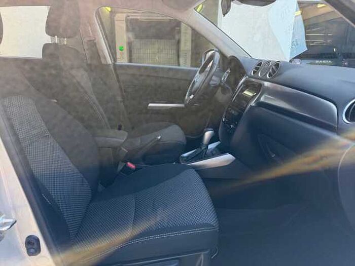 Suzuki Vitara 1.4 Comfort A/T HYBRID LED+NAVI+LM