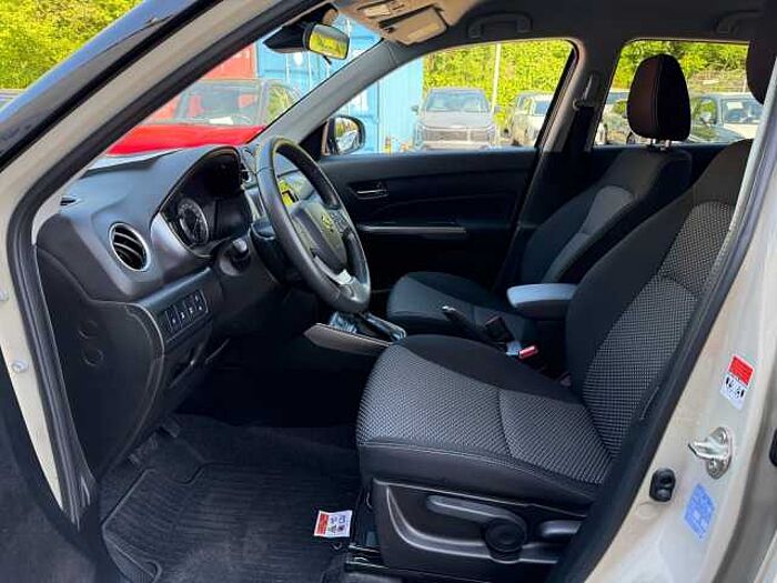 Suzuki Vitara 1.4 Comfort A/T HYBRID LED+NAVI+LM