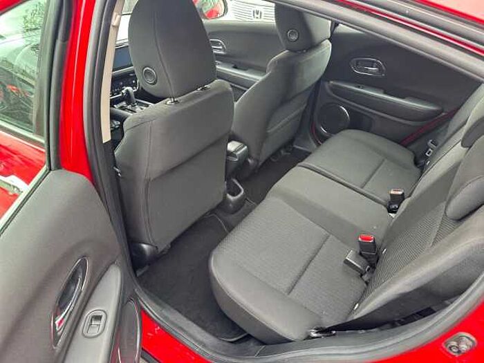 Honda HR-V 1.5 i-VTEC Elegance NAVI+PDC+SITZHEIZUNG+DAB