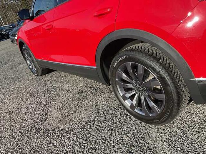 Volkswagen T-Roc 1.5 TSI Sport ACC+LED+NAVI+SHZ+PANO+STANDHZ
