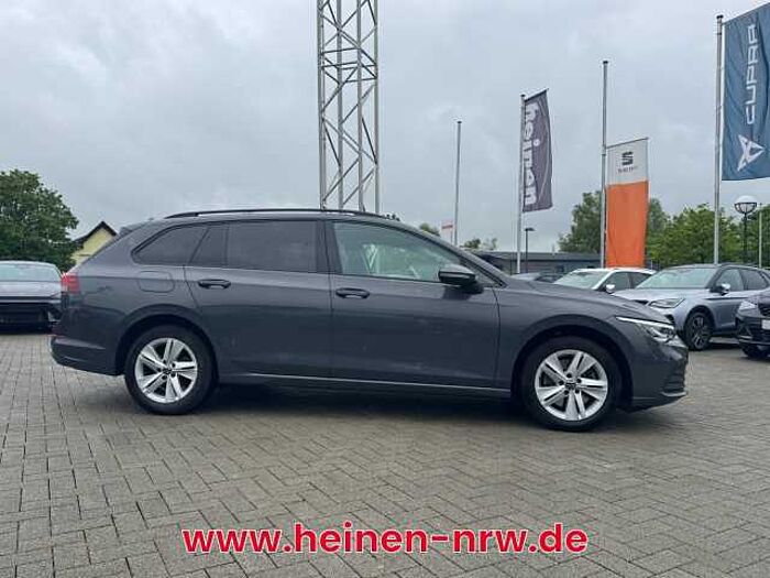 Volkswagen Golf VIII Variant 2.0 TDI Life DSG NAVI LED AHK