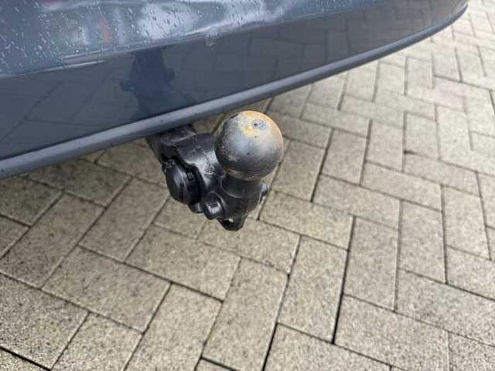 Volkswagen Golf VIII Variant 2.0 TDI Life DSG NAVI LED AHK