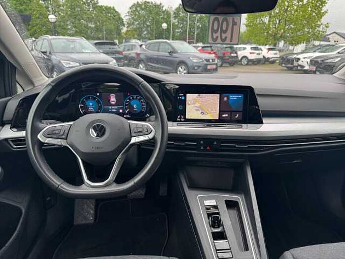 Volkswagen Golf VIII Variant 2.0 TDI Life DSG NAVI LED AHK