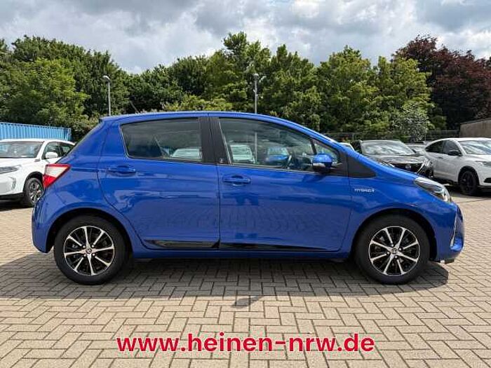 Toyota Yaris 1.5 Team D Navi+Fernlichtass. +Kam. +KeyLess