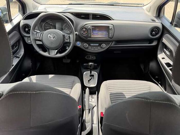 Toyota Yaris 1.5 Team D Navi+Fernlichtass. +Kam. +KeyLess
