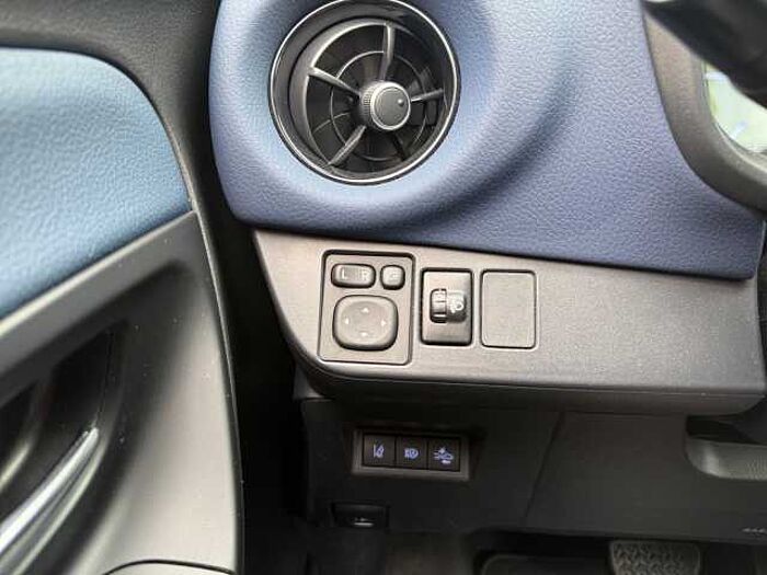 Toyota Yaris 1.5 Style Selection NAVI+DAB+RÜCKFAHRKAMERA