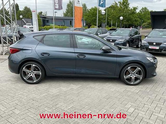 SEAT Leon FR 1.5 eTSI DSG 110 kW NAVI LED PANO