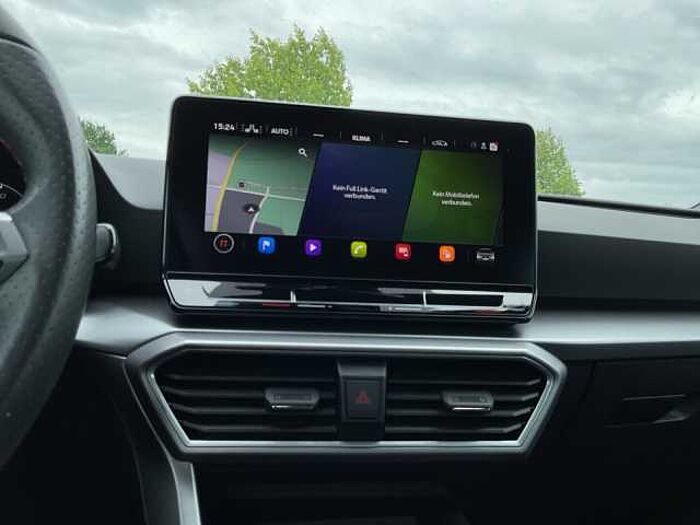 SEAT Leon FR 1.5 eTSI DSG 110 kW NAVI LED PANO