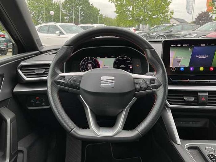 SEAT Leon FR 1.5 eTSI DSG 110 kW NAVI LED PANO