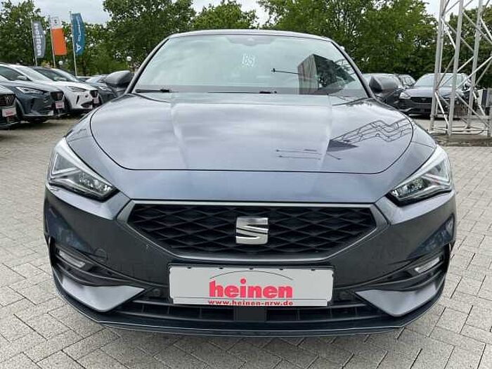 SEAT Leon FR 1.5 eTSI DSG 110 kW NAVI LED PANO