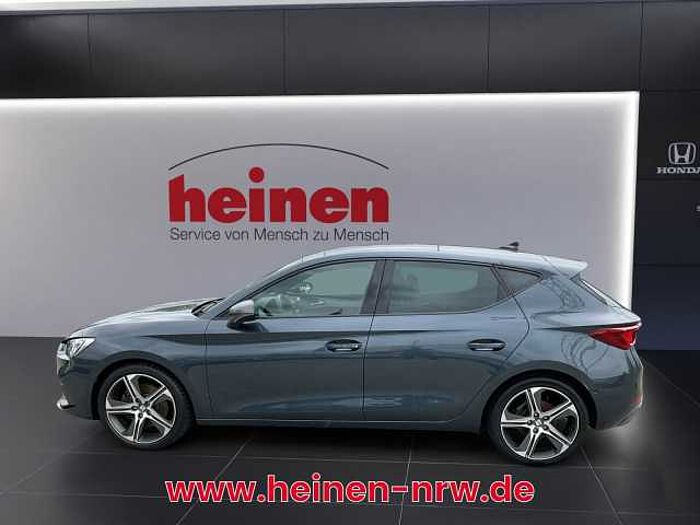 SEAT Leon FR 1.5 eTSI DSG 110 kW NAVI LED PANO