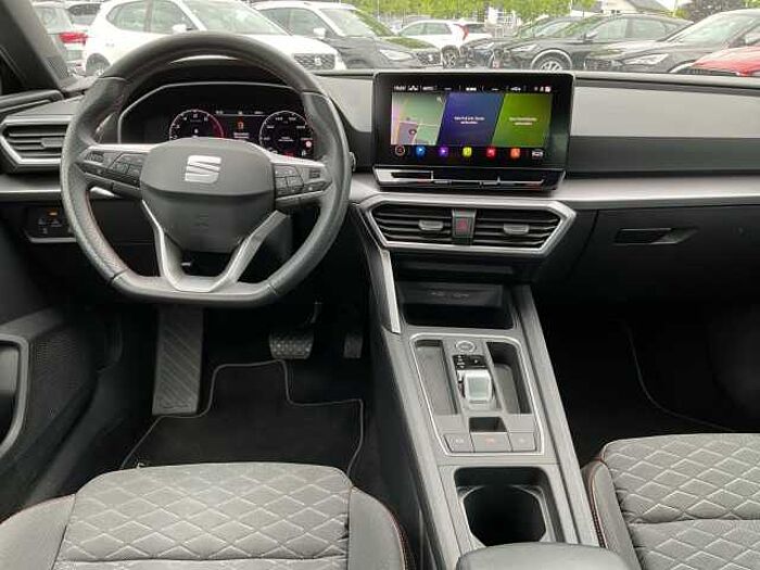 SEAT Leon FR 1.5 eTSI DSG 110 kW NAVI LED PANO