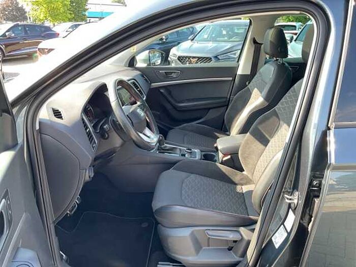 SEAT Ateca FR 1.5 TSI DSG NAVI LED AHK PANO