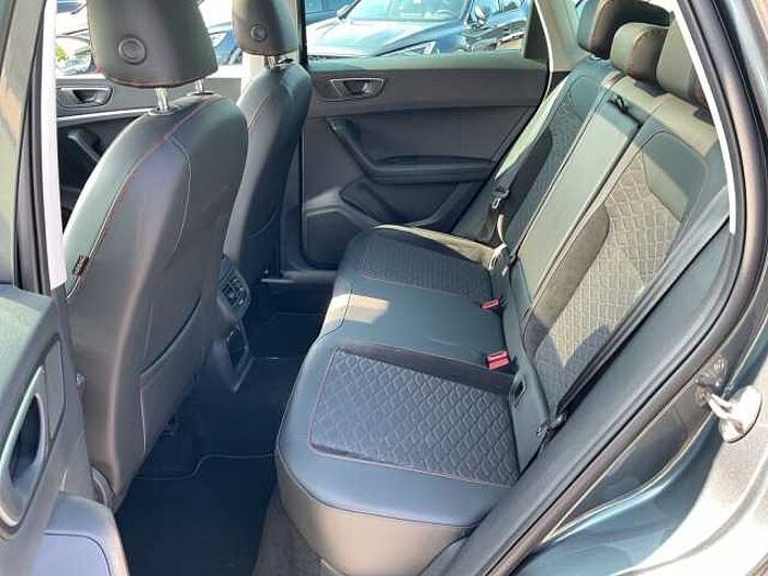 SEAT Ateca FR 1.5 TSI DSG NAVI LED AHK PANO