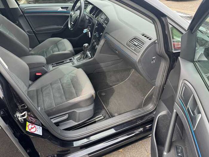 Volkswagen Golf VII Variant 2.0 TDI Comfortline R-LINE NAVI