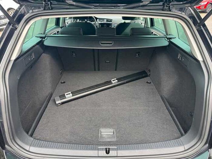 Volkswagen Golf VII Variant 2.0 TDI Comfortline R-LINE NAVI