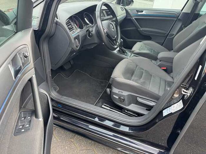 Volkswagen Golf VII Variant 2.0 TDI Comfortline R-LINE NAVI