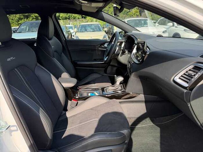 Kia ceed_SW 1.5T DCT GTL LED+NAVI+LM+KAM. +PDC cee'd