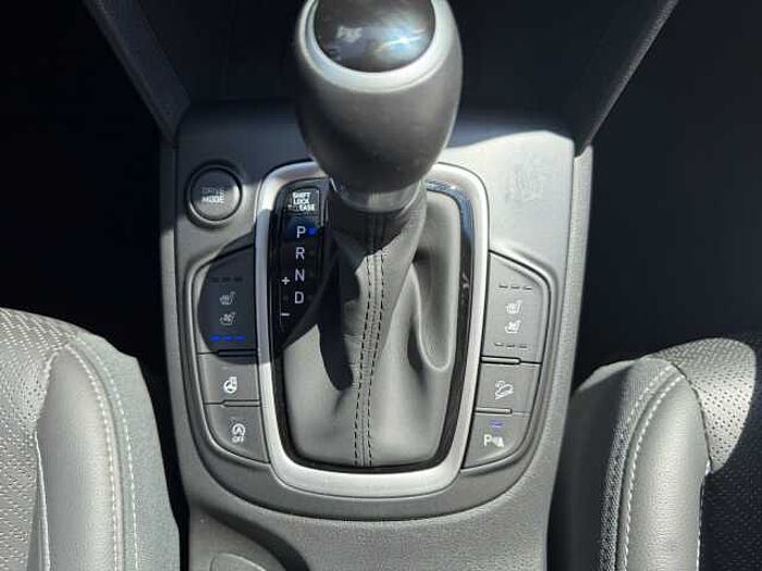 Hyundai Kona 1.6T DCT Premium LED+Navi+SHZ+LM+PDC
