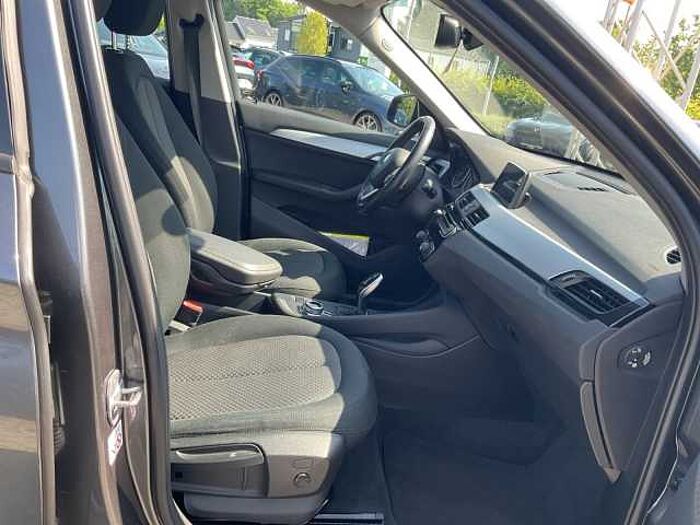 BMW X1 sDrive 18i Advantage Steptronic NAVI LED
