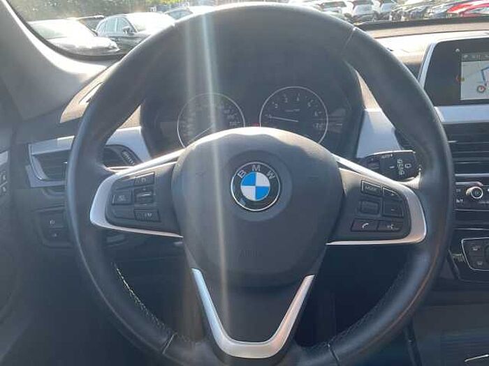 BMW X1 sDrive 18i Advantage Steptronic NAVI LED
