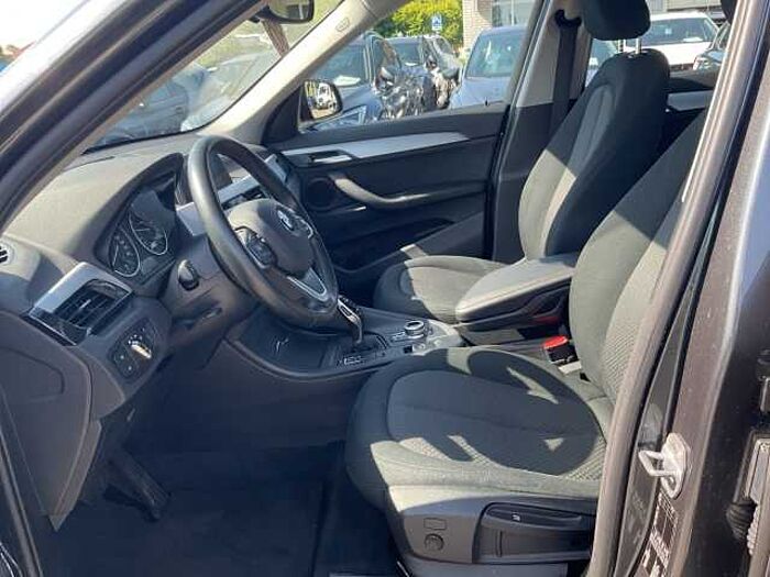 BMW X1 sDrive 18i Advantage Steptronic NAVI LED