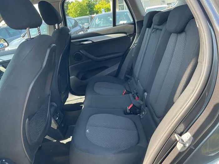 BMW X1 sDrive 18i Advantage Steptronic NAVI LED