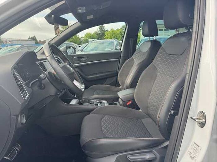 SEAT Ateca FR 1.5 TSI DSG AHK+LED+Navi+SHZ+Winterp.