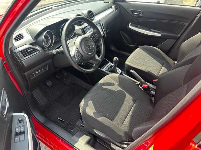 Suzuki Swift 1.0 Boosterjet Comfort NAVI + DAB + CARPLAY