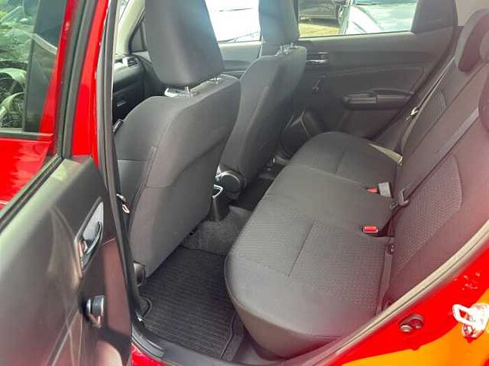 Suzuki Swift 1.0 Boosterjet Comfort NAVI + DAB + CARPLAY