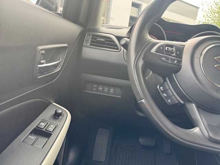 Suzuki Swift 1.0 Boosterjet Comfort NAVI + DAB + CARPLAY