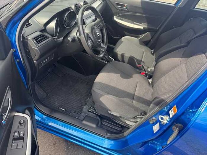 Suzuki Swift 1.0 Boosterjet Comfort NAVI + DAB + CARPLAY