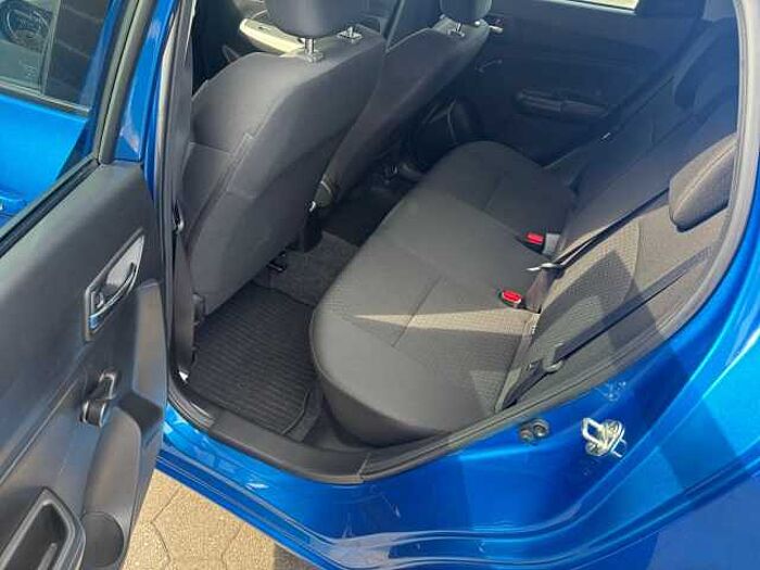 Suzuki Swift 1.0 Boosterjet Comfort NAVI + DAB + CARPLAY