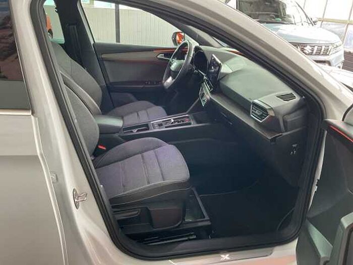 SEAT Leon Sportstourer 1.5 eTSI Xcellence DSG LED