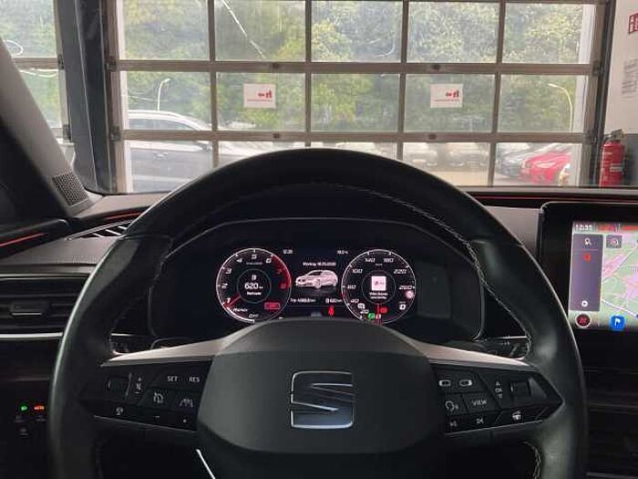 SEAT Leon Sportstourer 1.5 eTSI Xcellence DSG LED