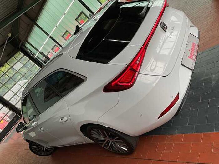 SEAT Leon Sportstourer 1.5 eTSI Xcellence DSG LED