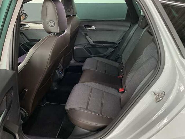 SEAT Leon Sportstourer 1.5 eTSI Xcellence DSG LED