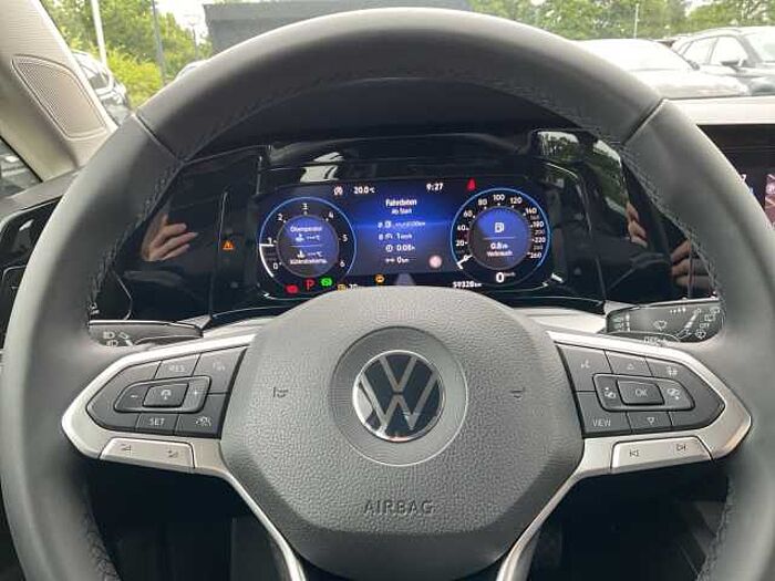 Volkswagen Golf VIII Variant 2.0 TDI DSG Life NAVI LED AHK