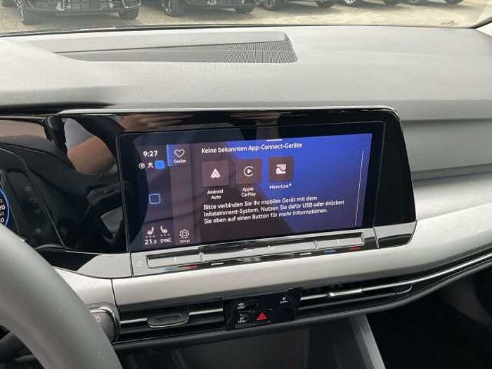 Volkswagen Golf VIII Variant 2.0 TDI DSG Life NAVI LED AHK