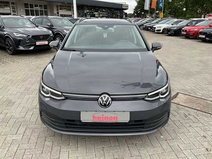 Volkswagen Golf VIII Variant 2.0 TDI DSG Life NAVI LED AHK